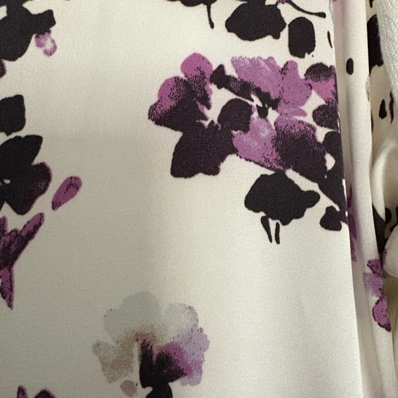 Floral Button-Up Cardigan - Picture 3 of 7